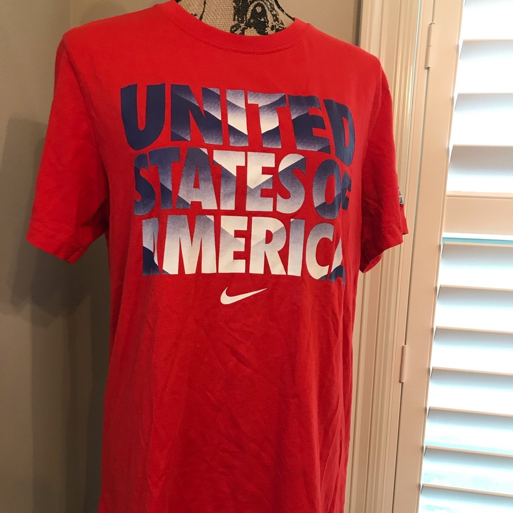 Nike (L) USA Red Short Sleeve Shirt